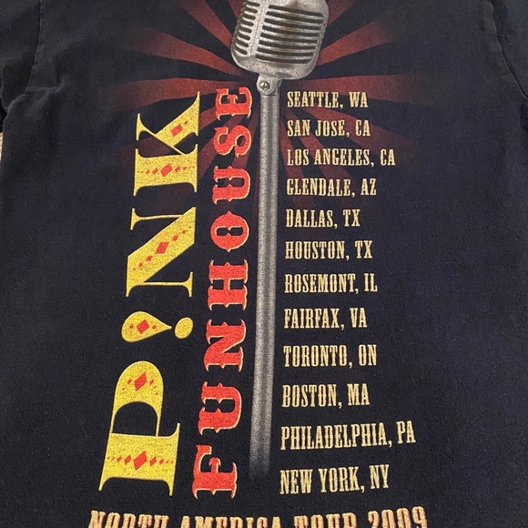 2009 PINK Funhouse Tour T Shirt - Picture 8 of 9